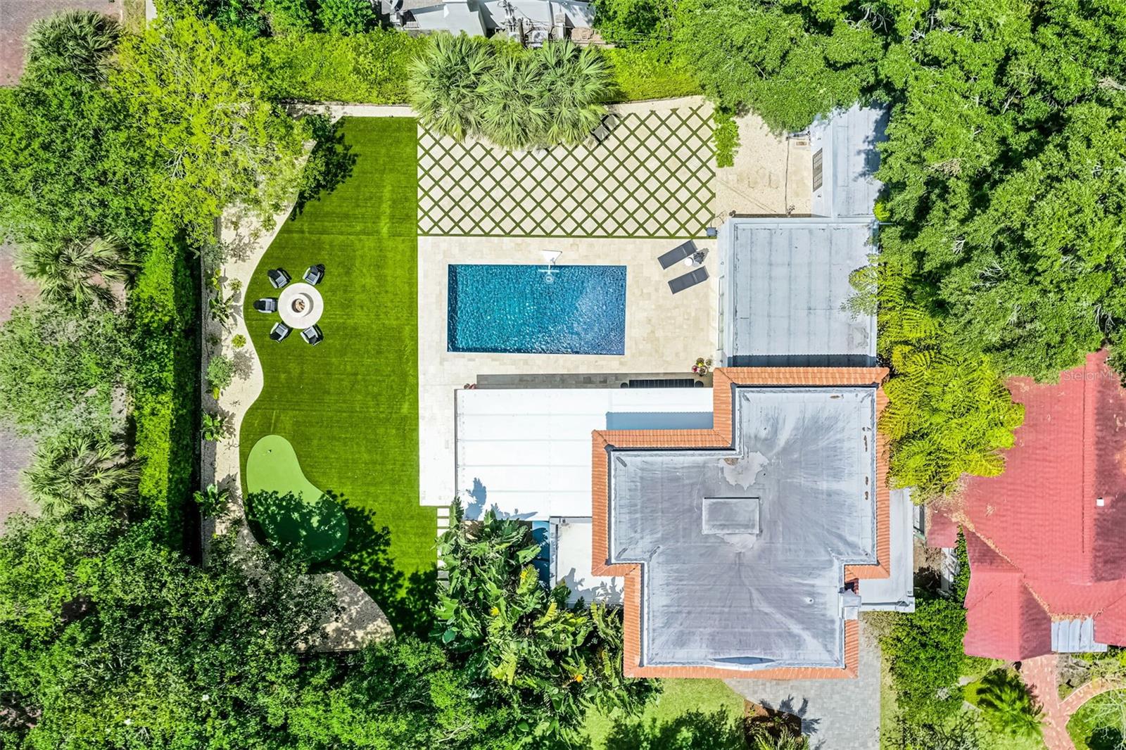906 ALHAMBRA CT