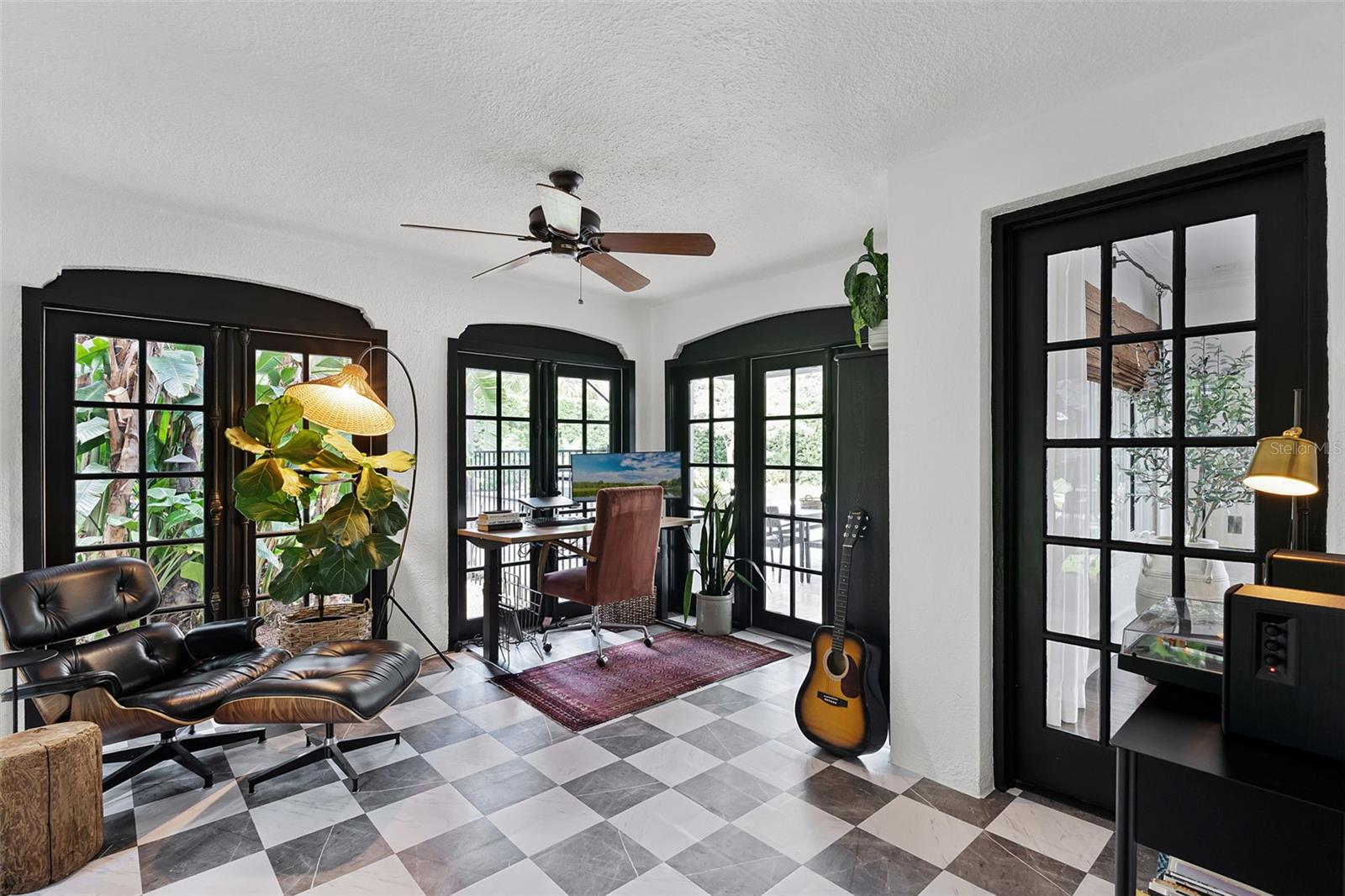 906 ALHAMBRA CT