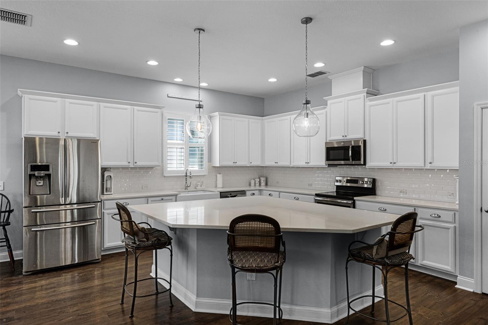 17200 GATHERING PLACE CIR