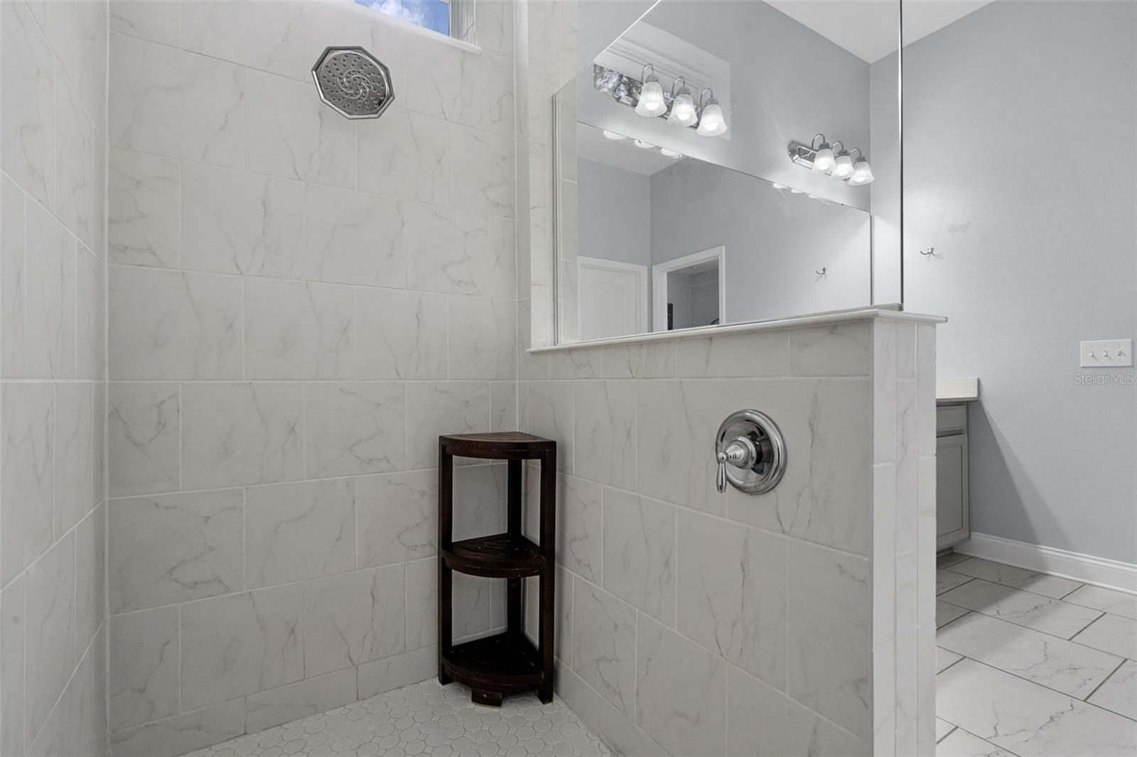 17200 GATHERING PLACE CIR