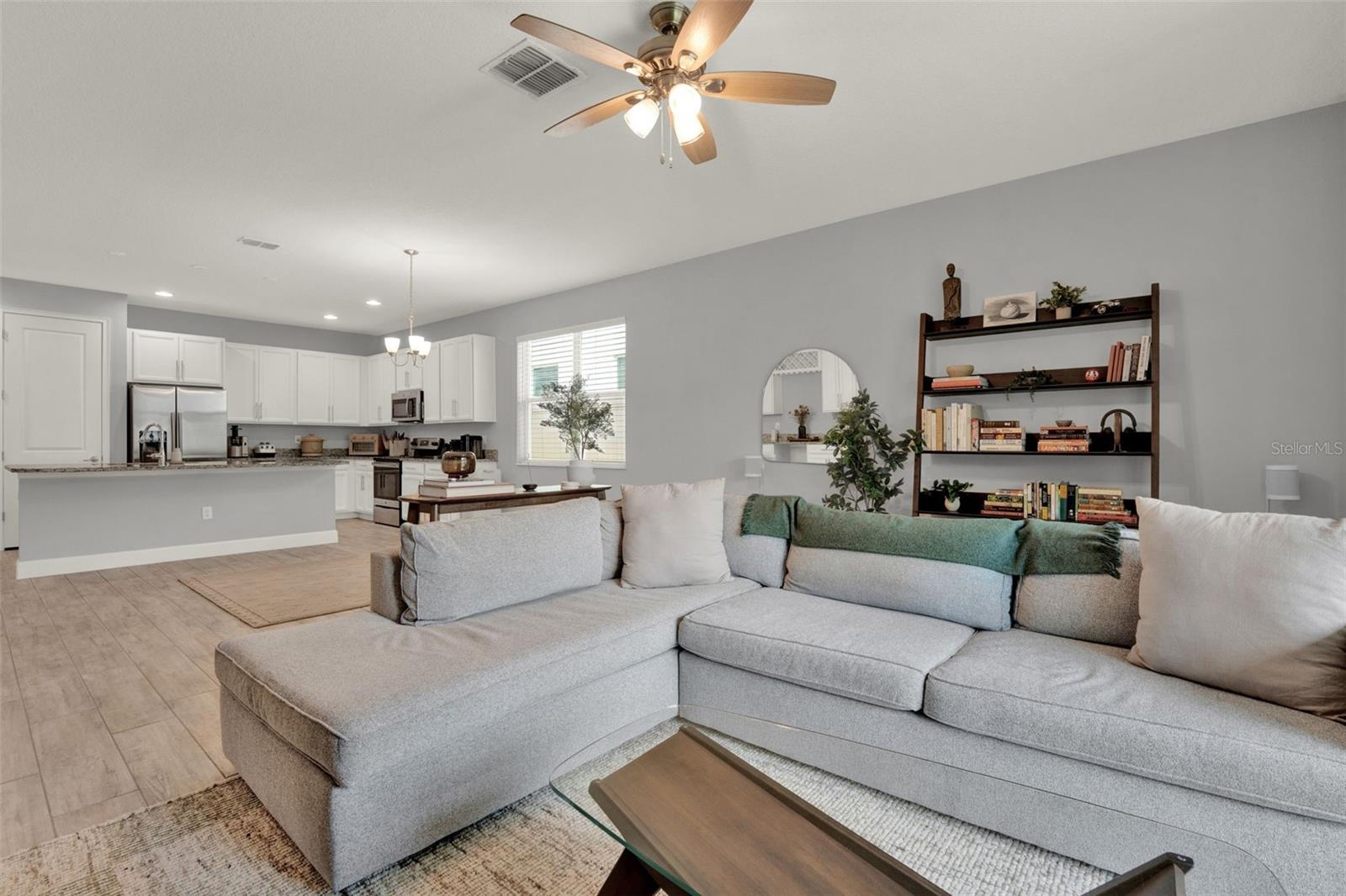 1061 CASTLEVECCHIO LOOP