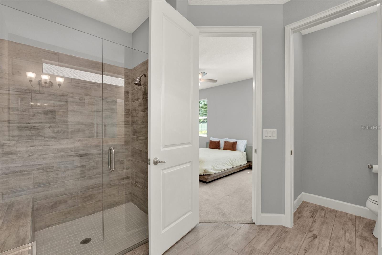 1061 CASTLEVECCHIO LOOP