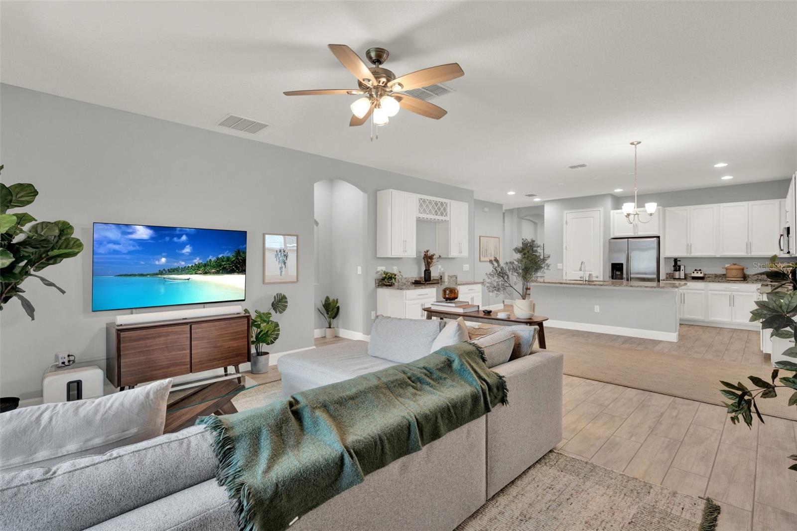 1061 CASTLEVECCHIO LOOP