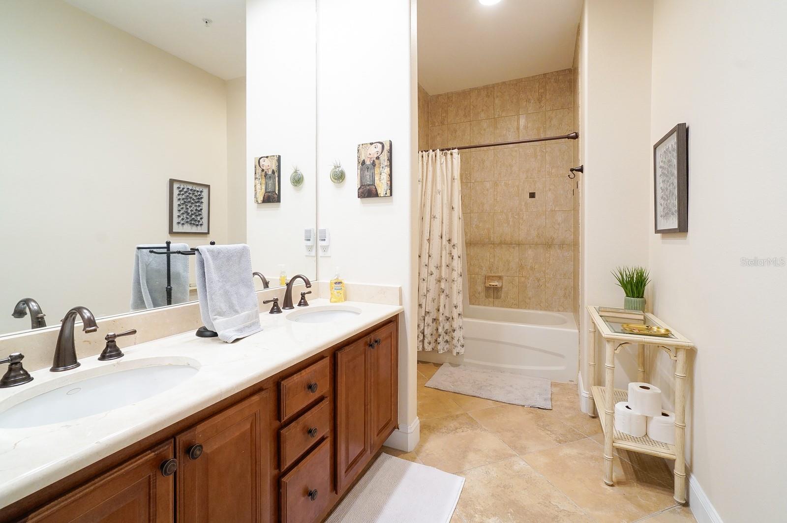 913 LOTUS VISTA DR #302