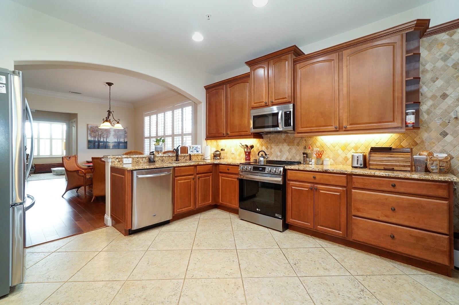 913 LOTUS VISTA DR #302