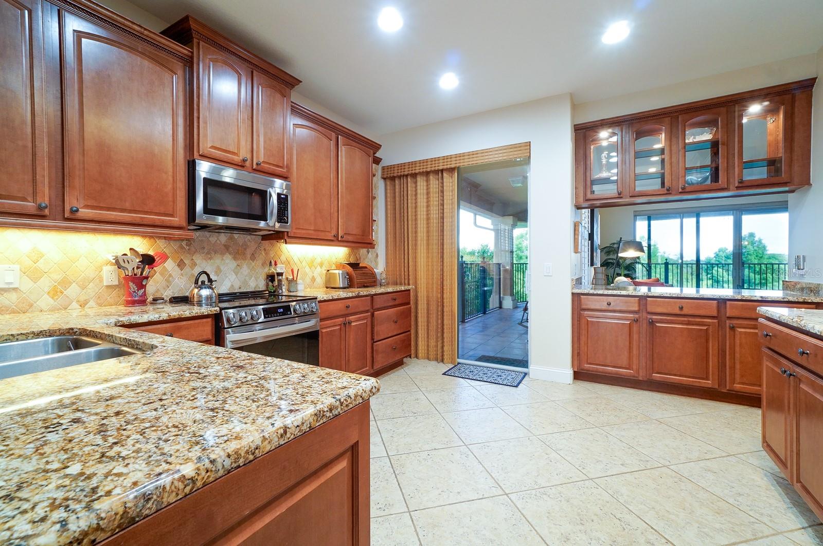 913 LOTUS VISTA DR #302