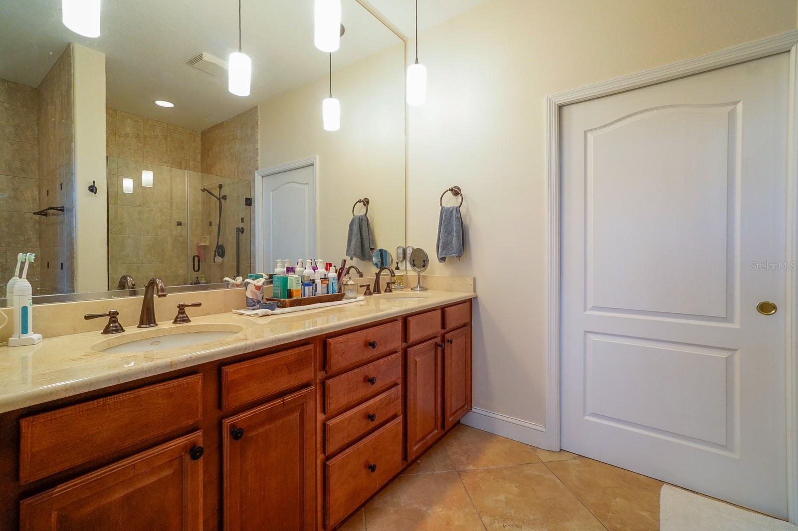 913 LOTUS VISTA DR #302