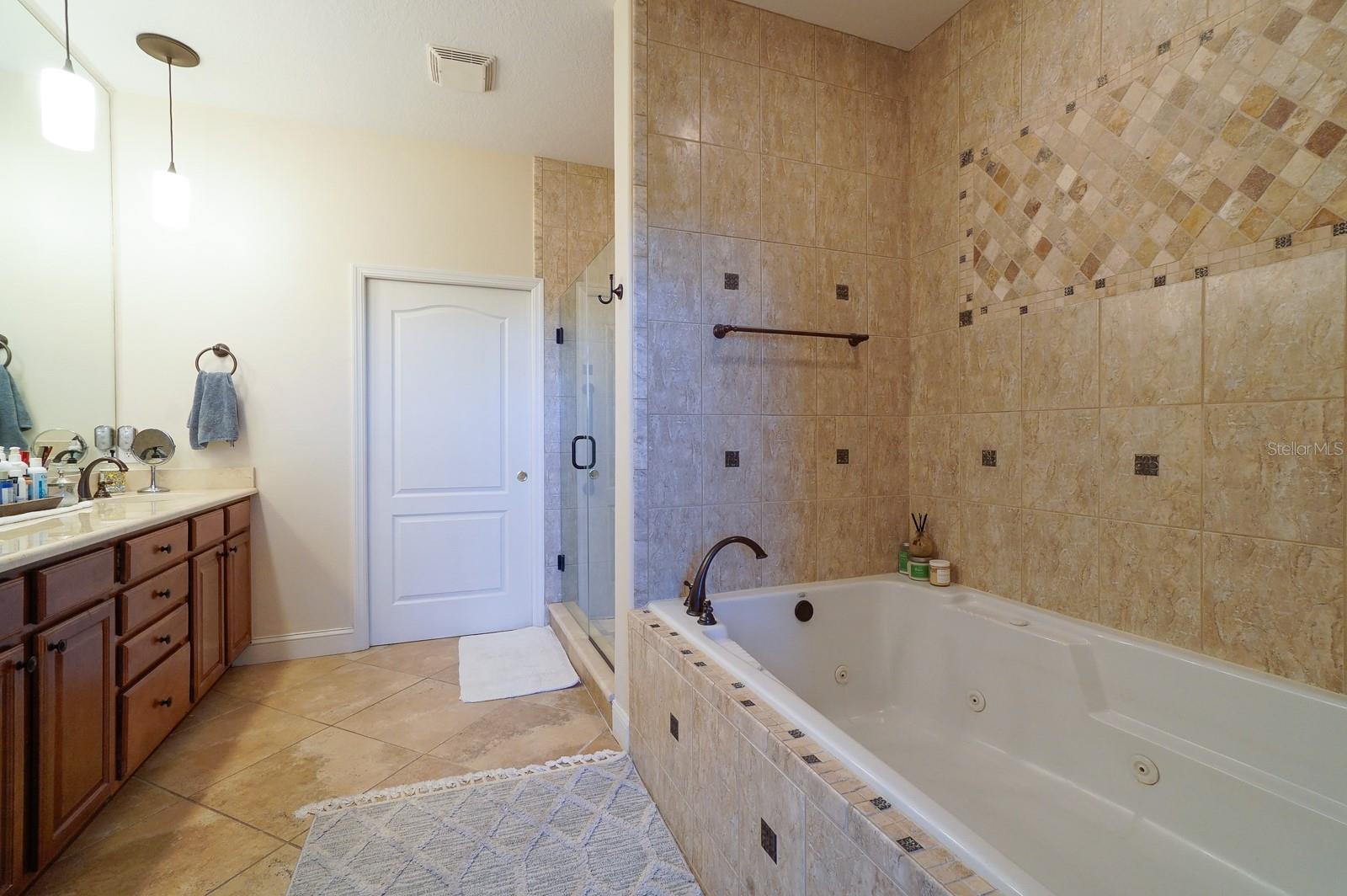 913 LOTUS VISTA DR #302