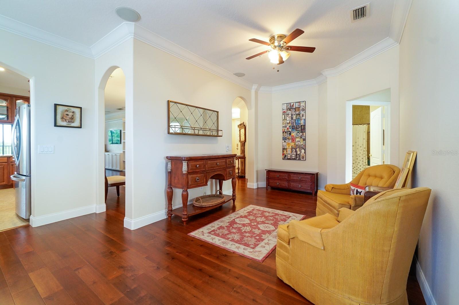 913 LOTUS VISTA DR #302