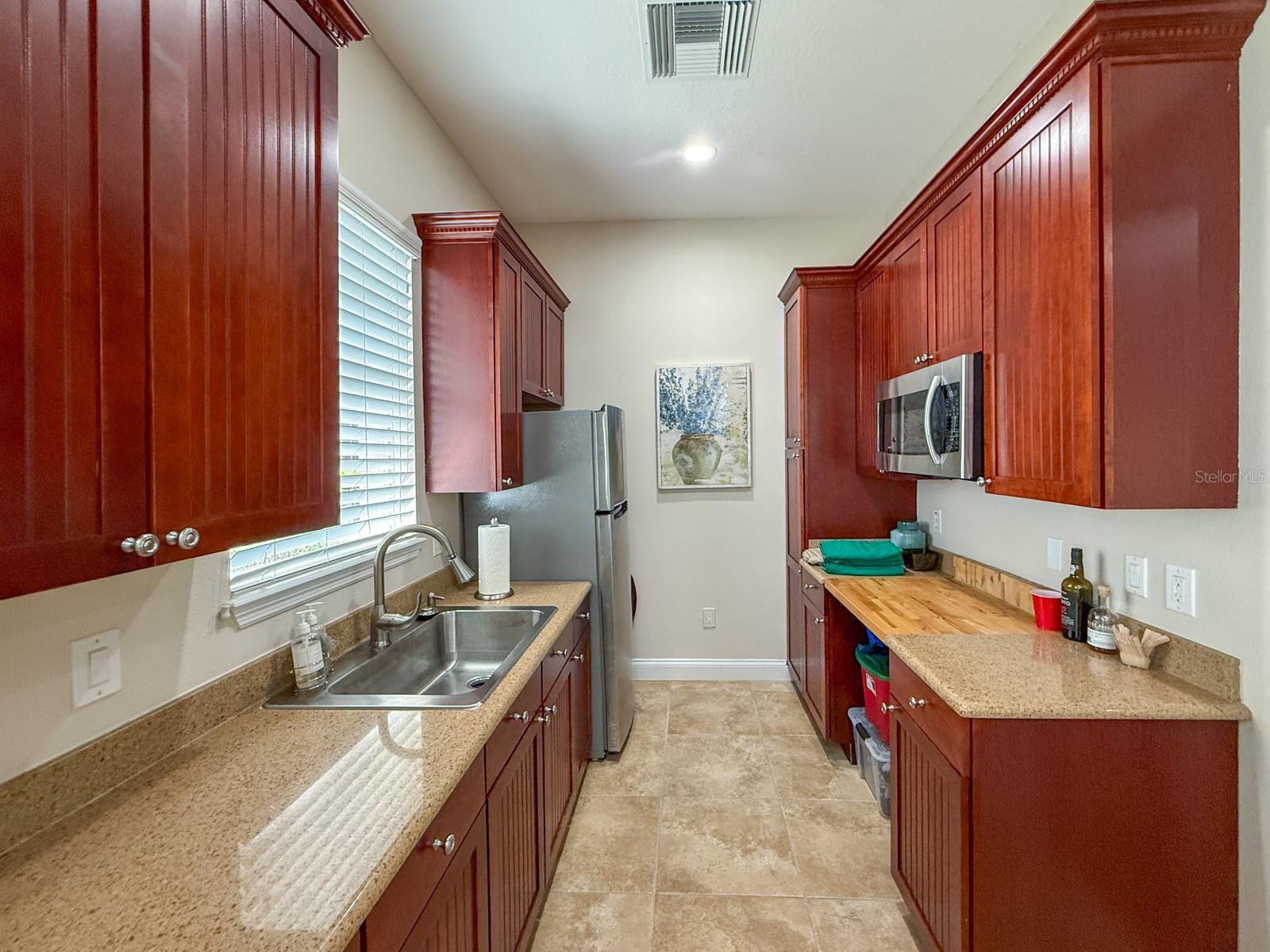 913 LOTUS VISTA DR #302
