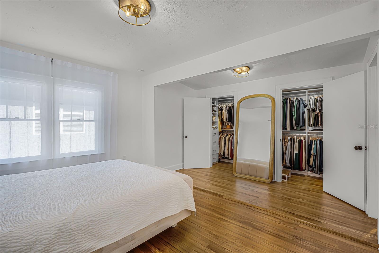 11 W HARVARD ST