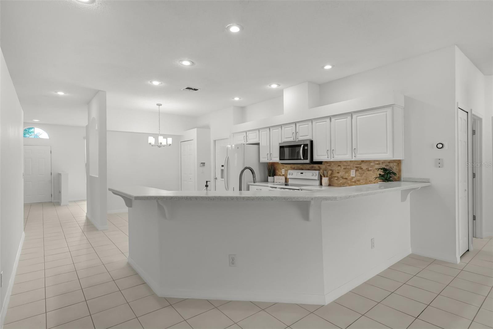 1223 VICKERS LAKE DR