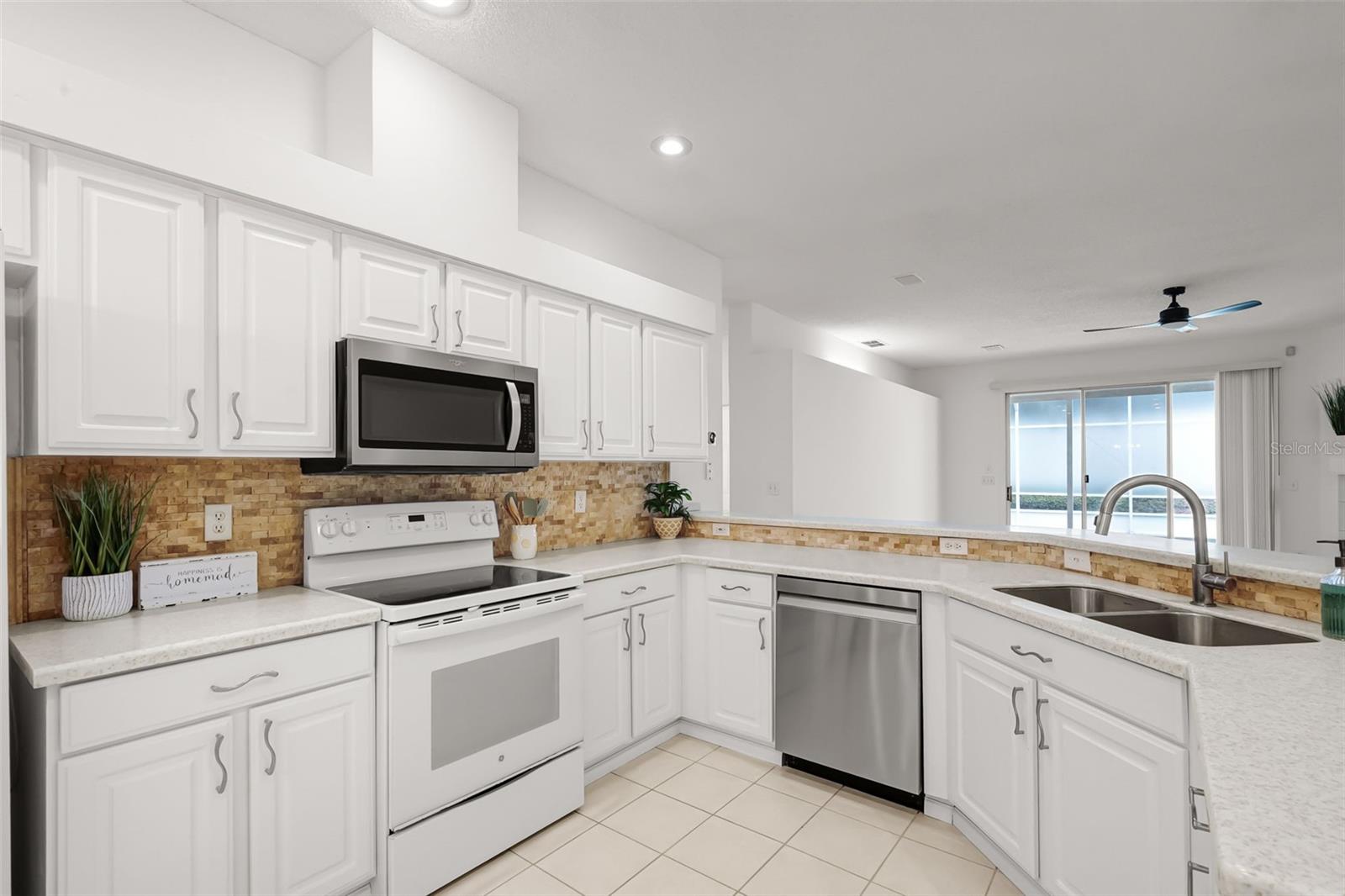 1223 VICKERS LAKE DR