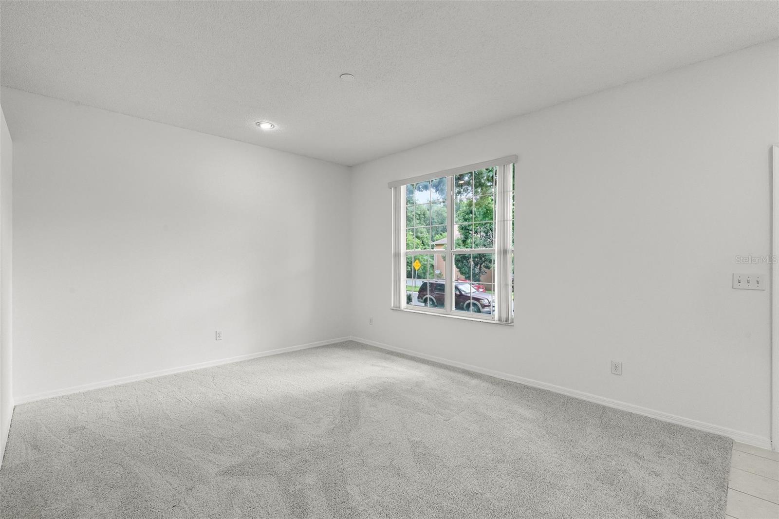 1223 VICKERS LAKE DR