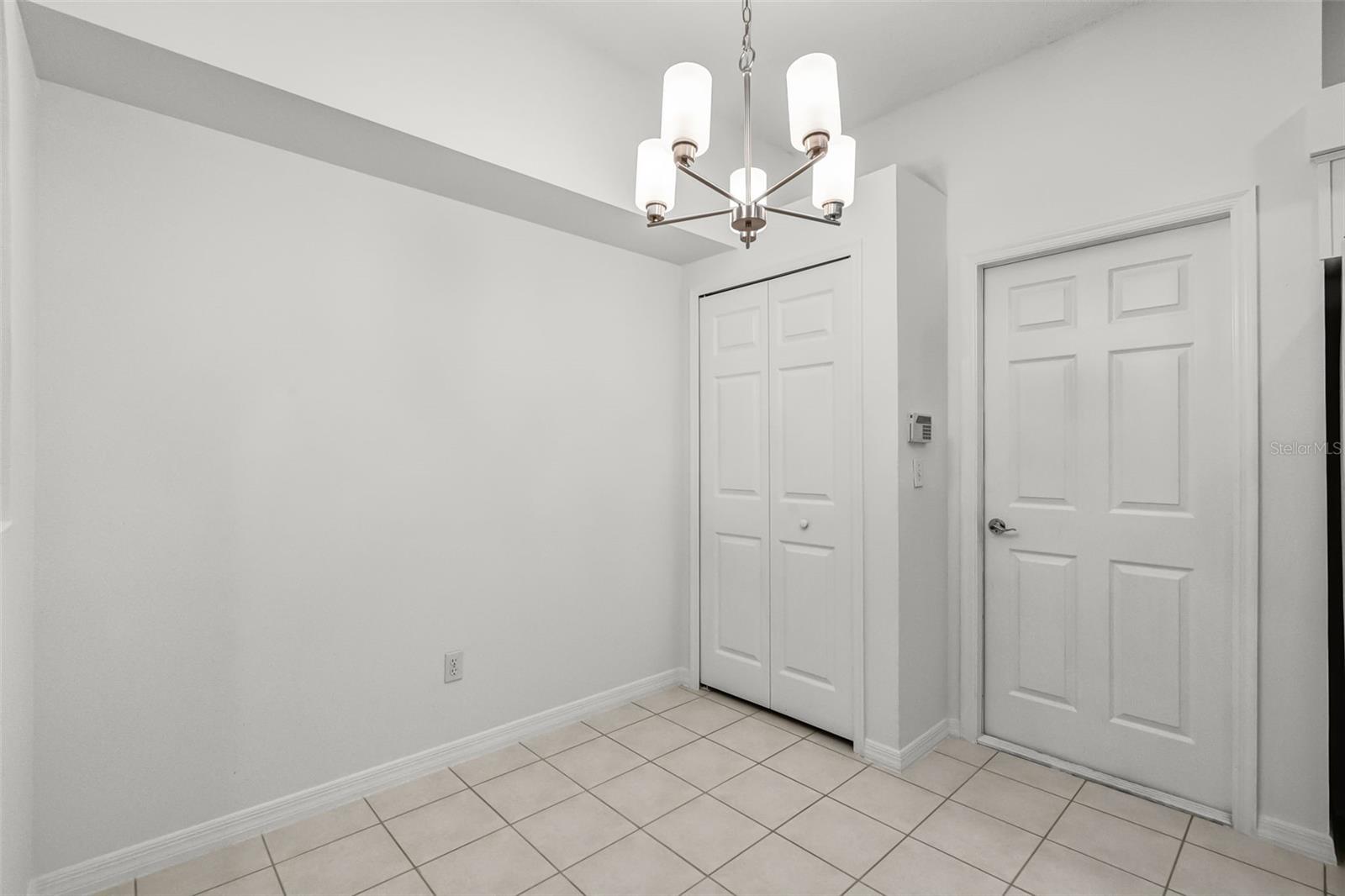 1223 VICKERS LAKE DR