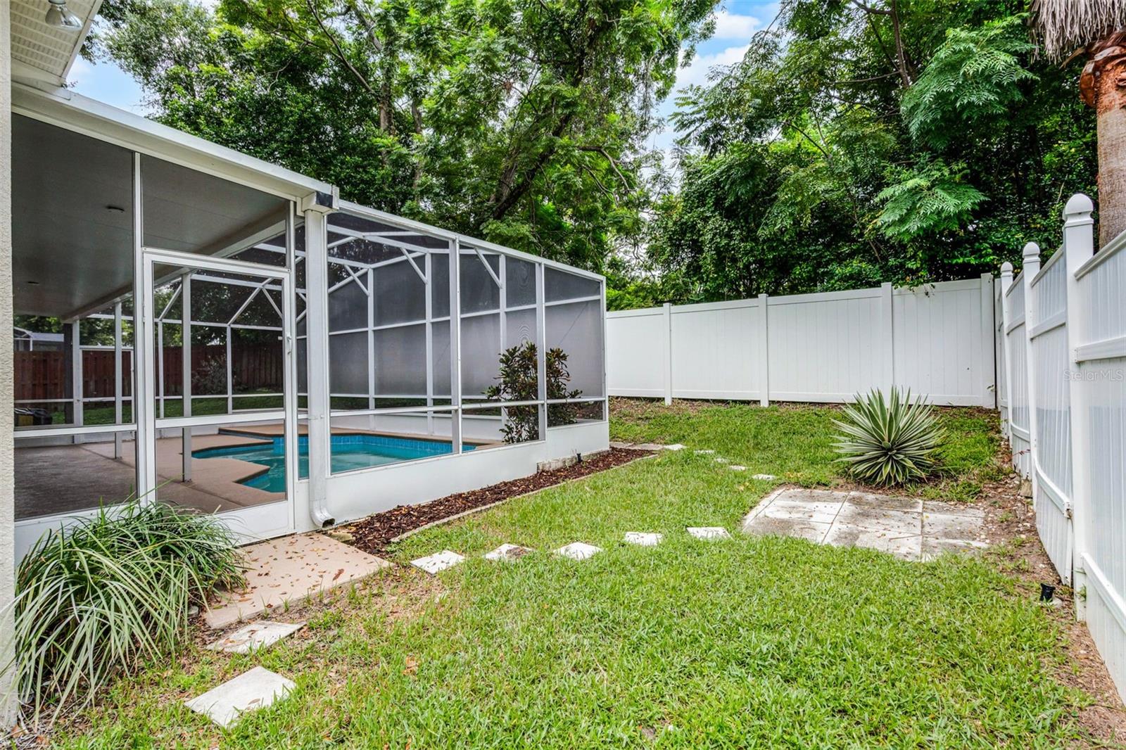 1223 VICKERS LAKE DR