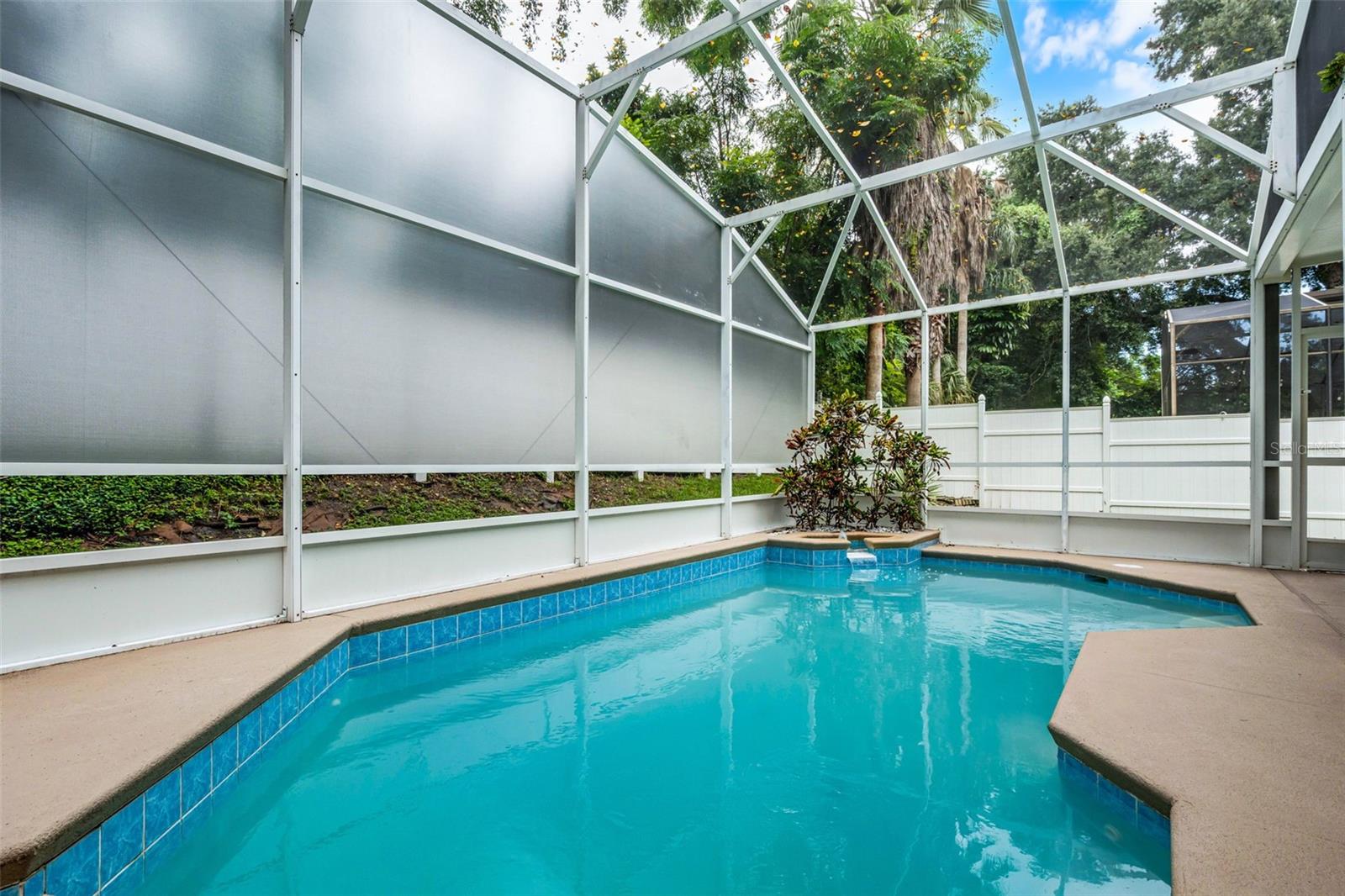 1223 VICKERS LAKE DR