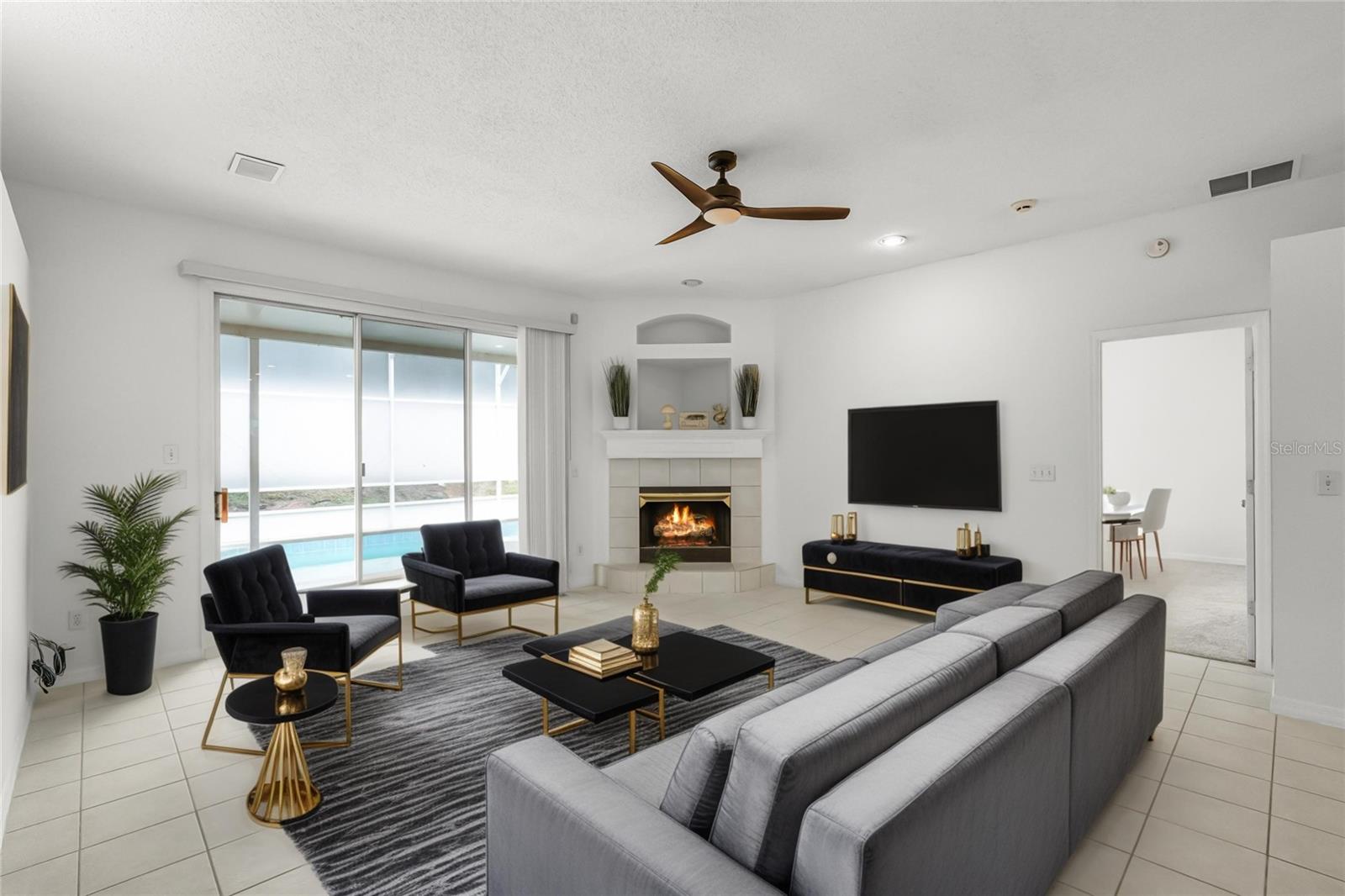 1223 VICKERS LAKE DR