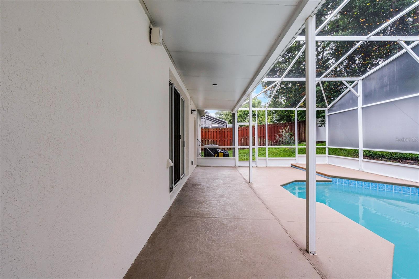 1223 VICKERS LAKE DR