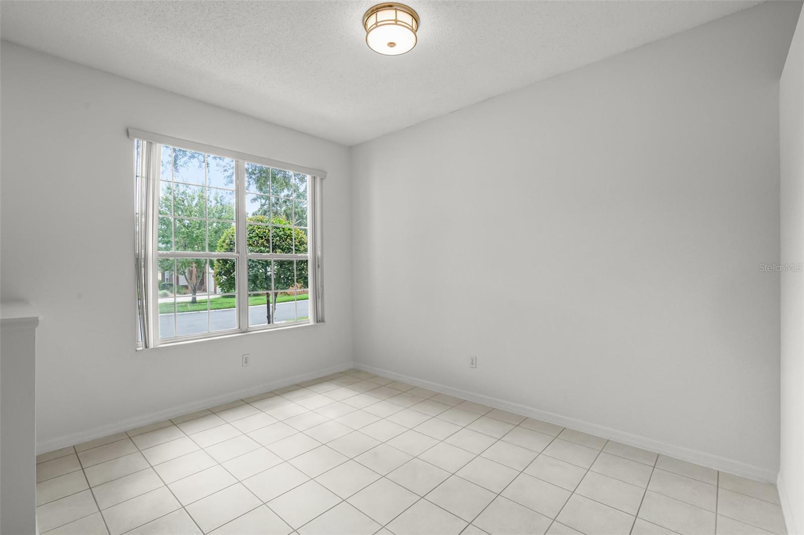 1223 VICKERS LAKE DR