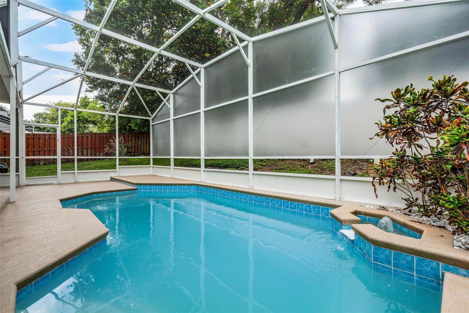 1223 VICKERS LAKE DR