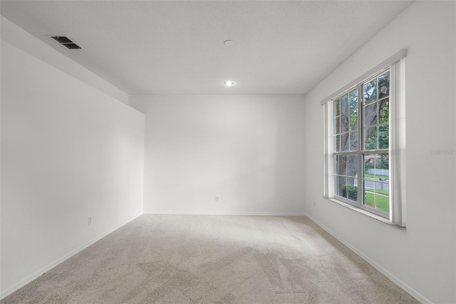 1223 VICKERS LAKE DR