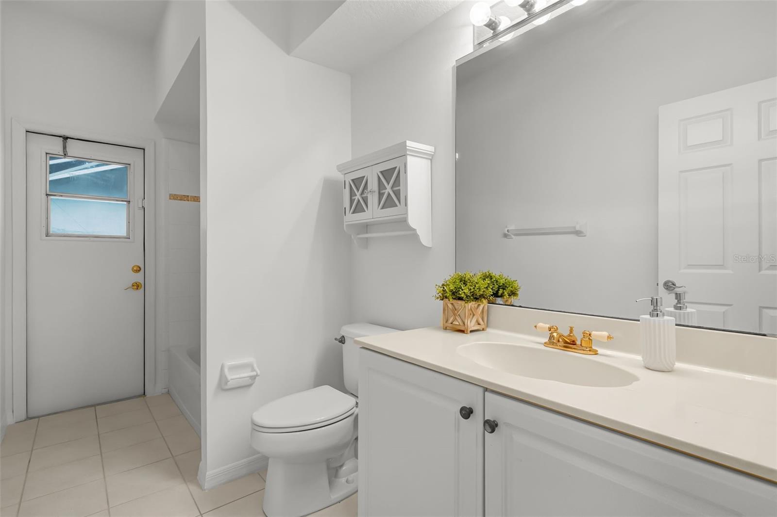 1223 VICKERS LAKE DR