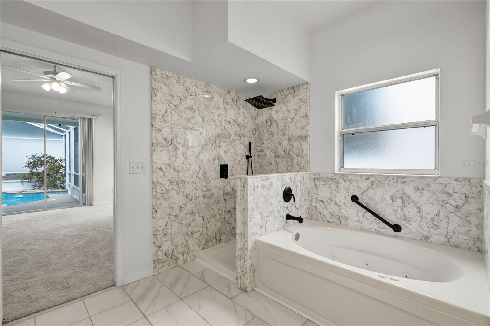 1223 VICKERS LAKE DR