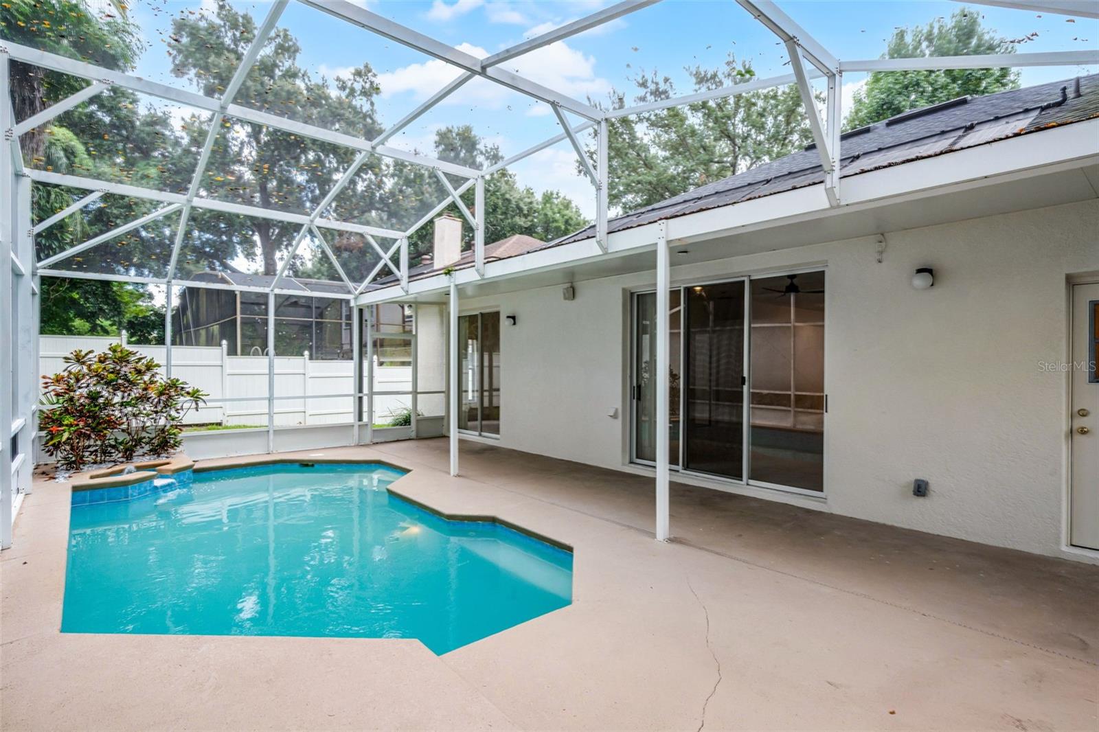 1223 VICKERS LAKE DR