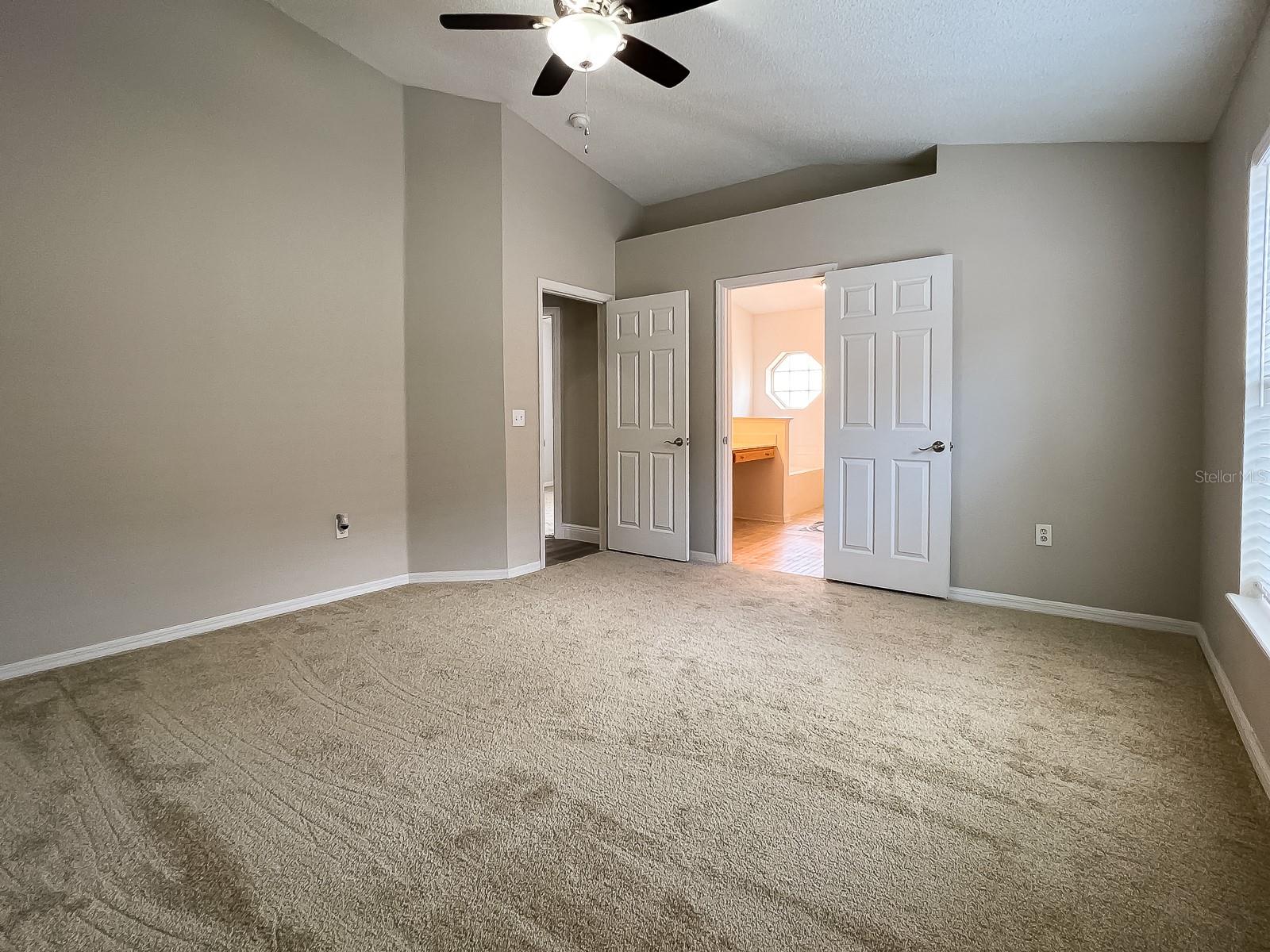 522 GRAND ROYAL CIR