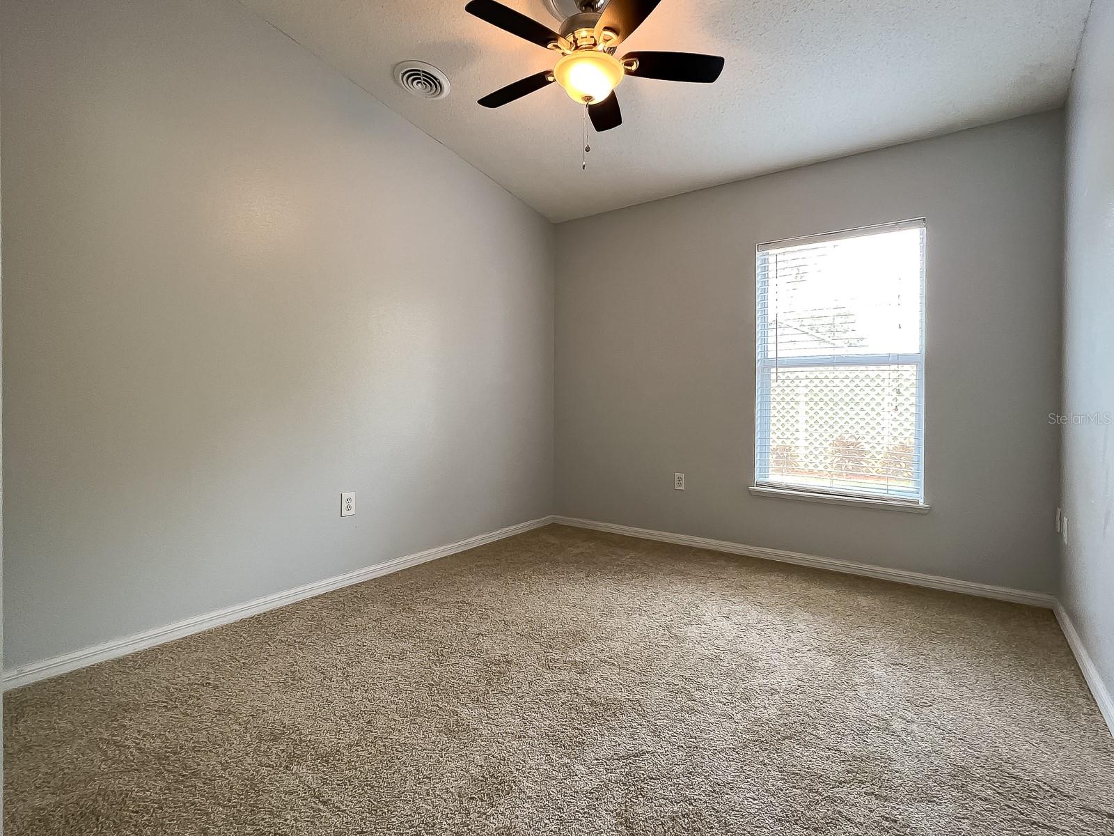 522 GRAND ROYAL CIR