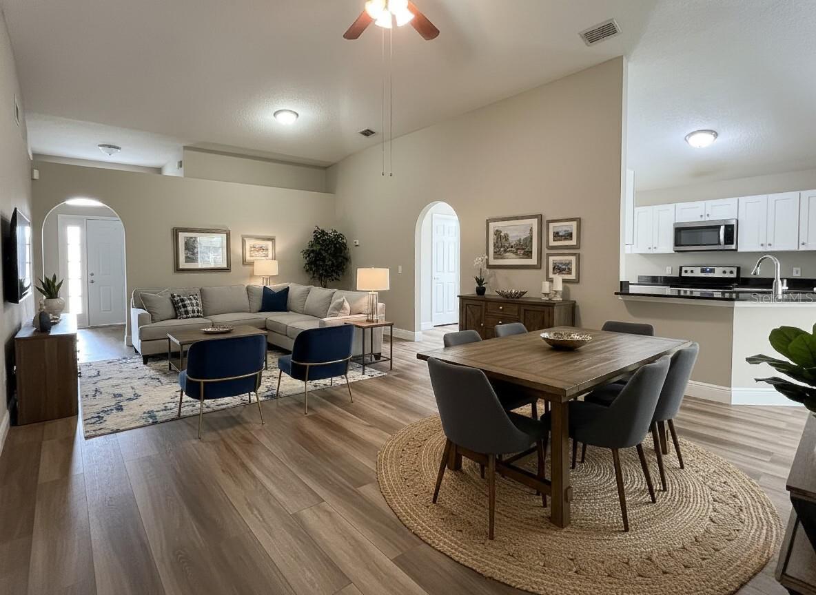 522 GRAND ROYAL CIR
