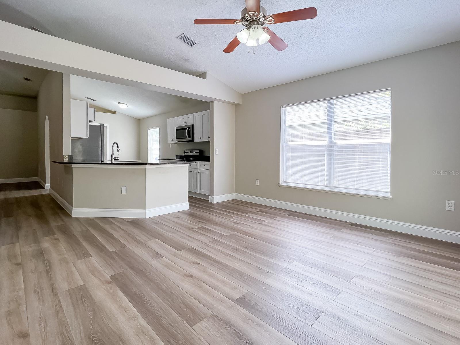 522 GRAND ROYAL CIR