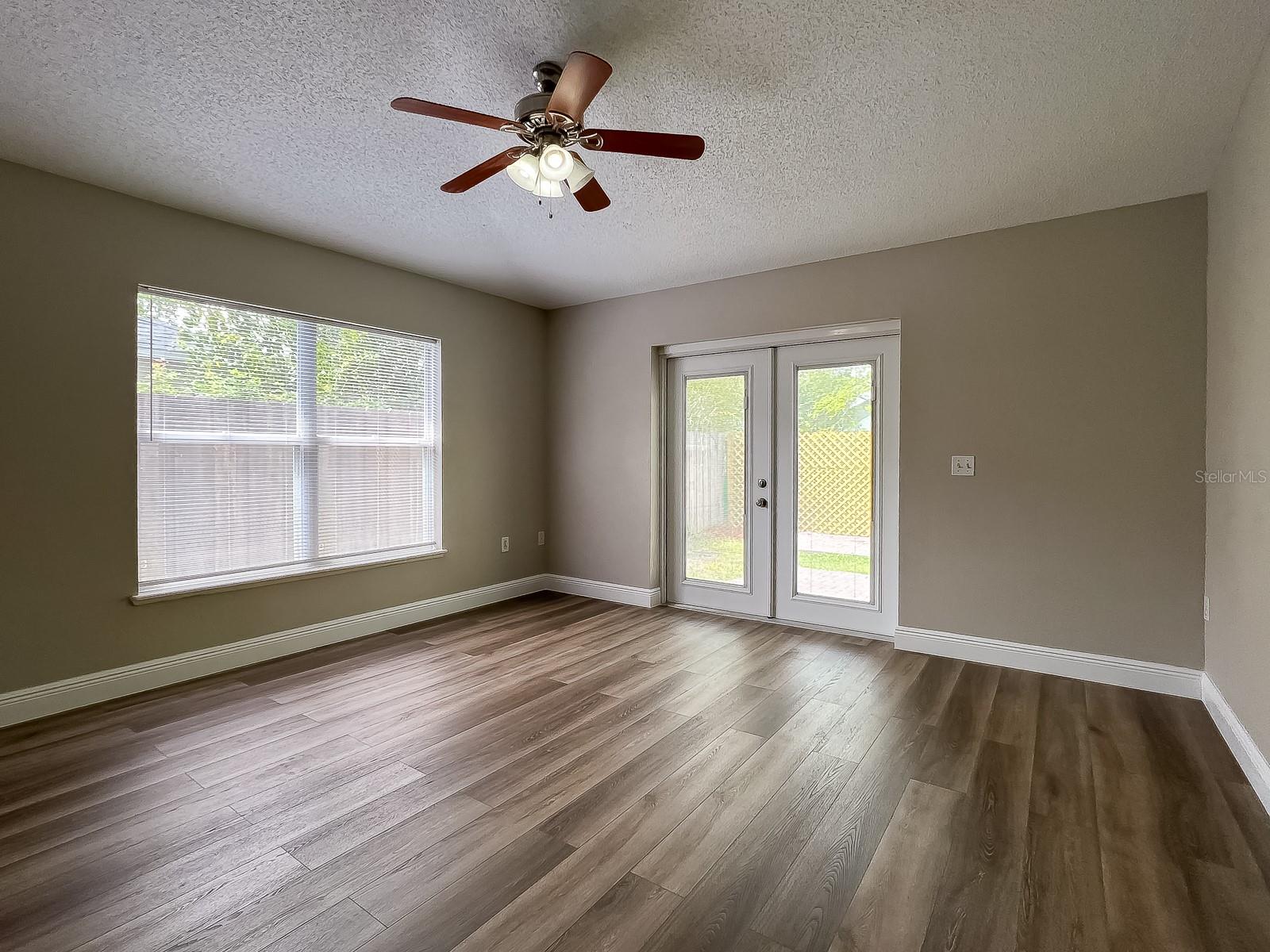 522 GRAND ROYAL CIR