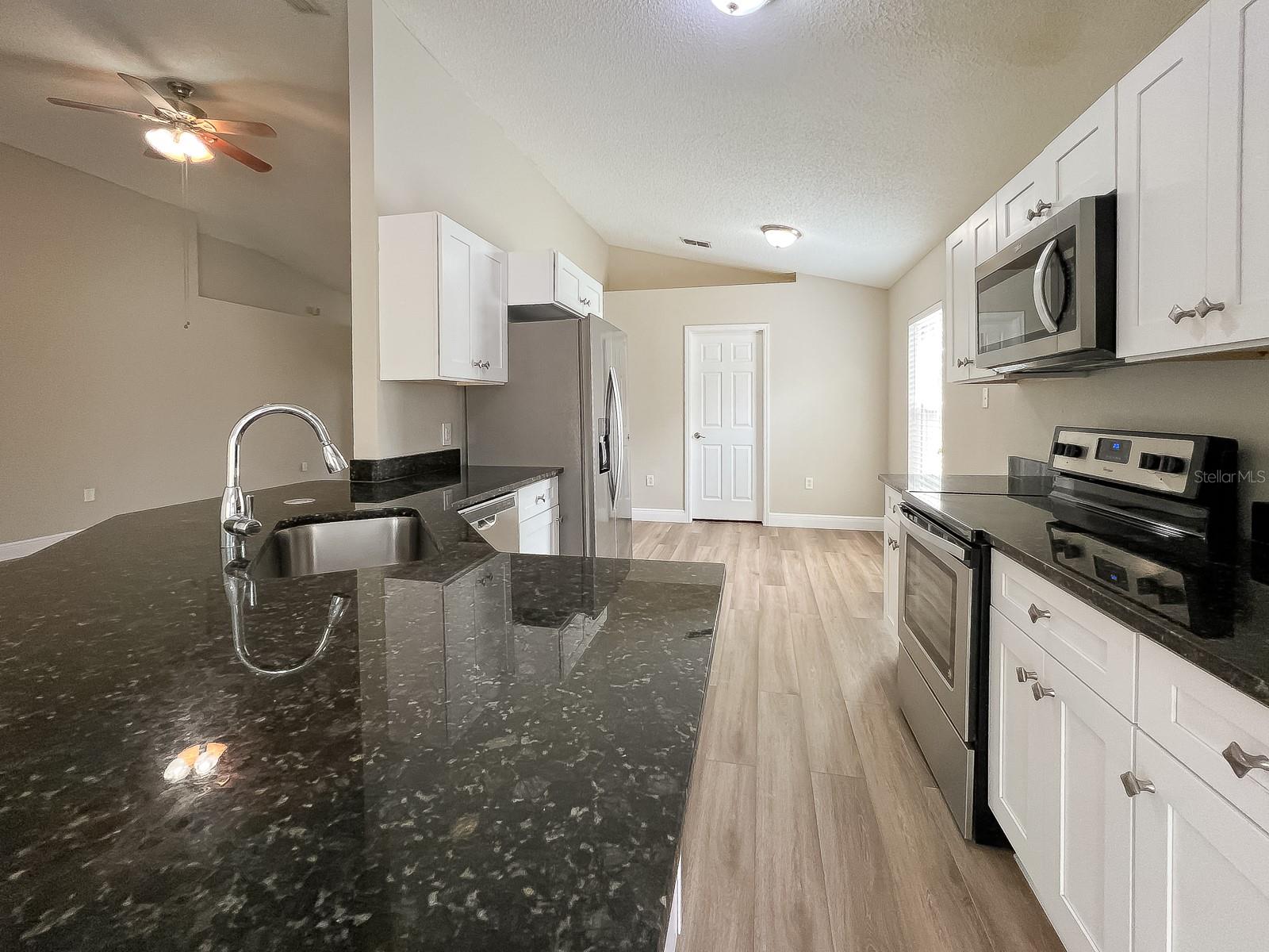 522 GRAND ROYAL CIR