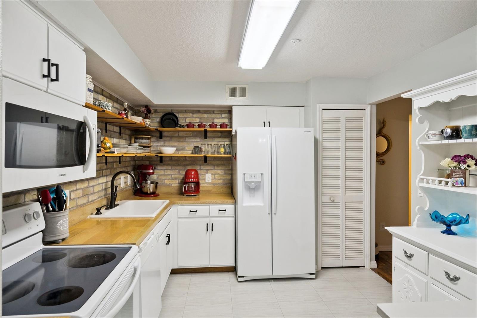 5271 WHITSTABLE WAY #2504