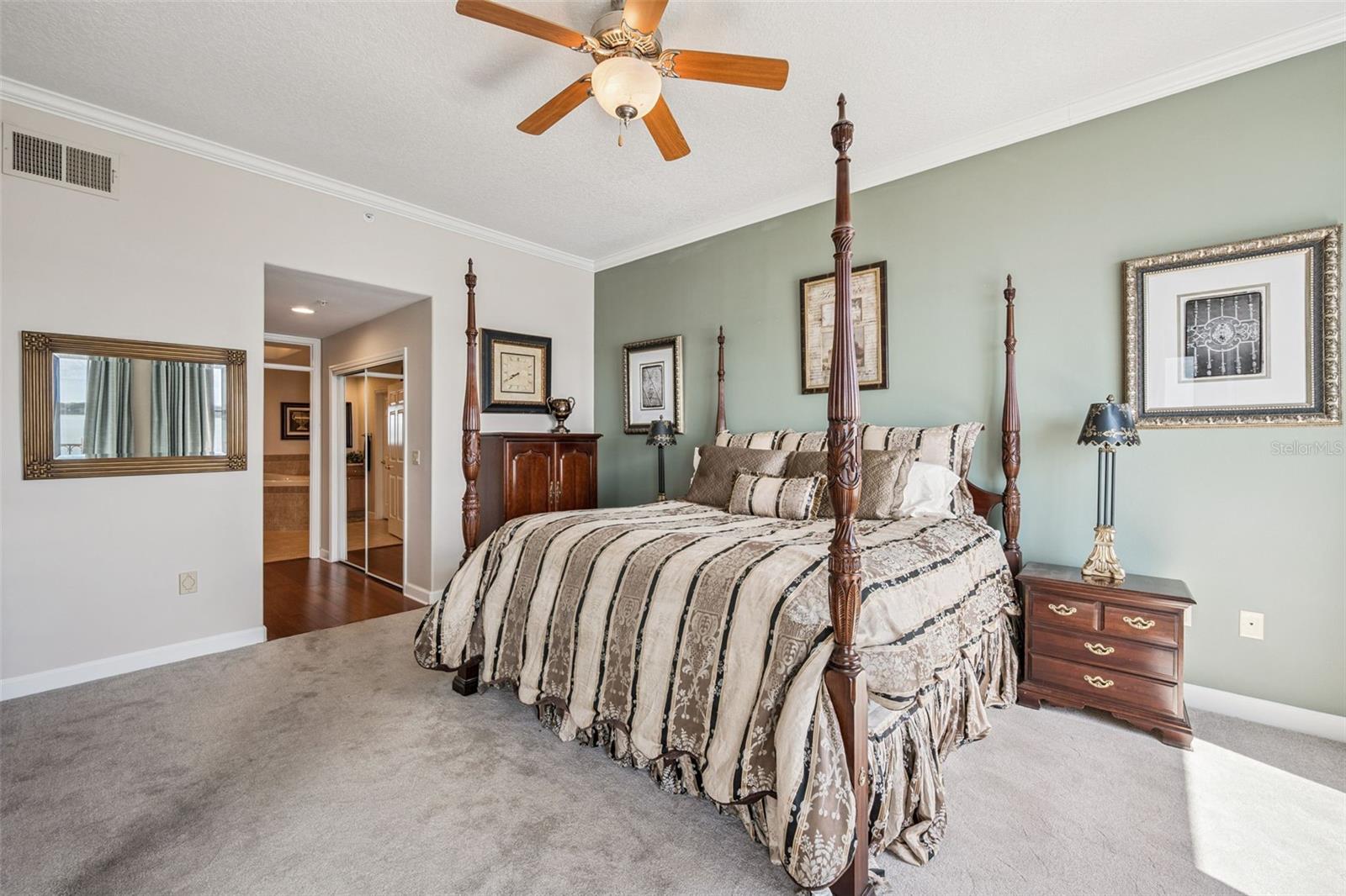 8767 THE ESPLANADE #44