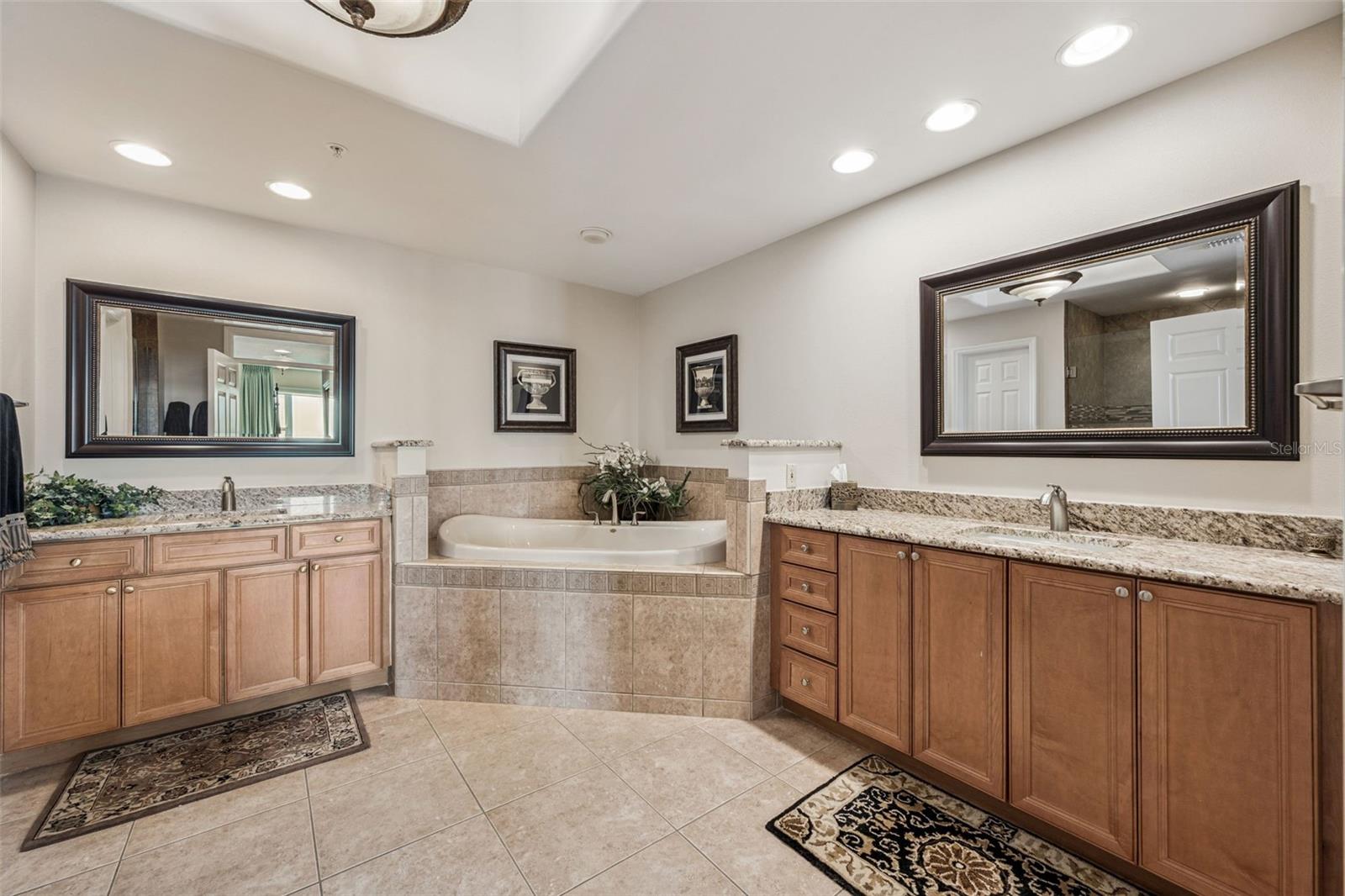 8767 THE ESPLANADE #44