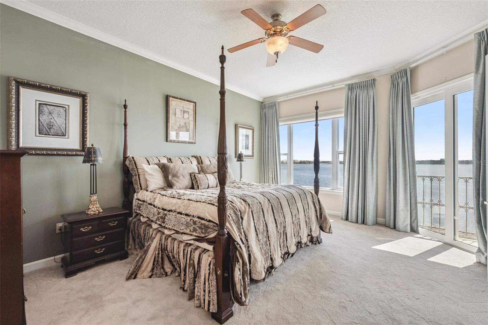 8767 THE ESPLANADE #44