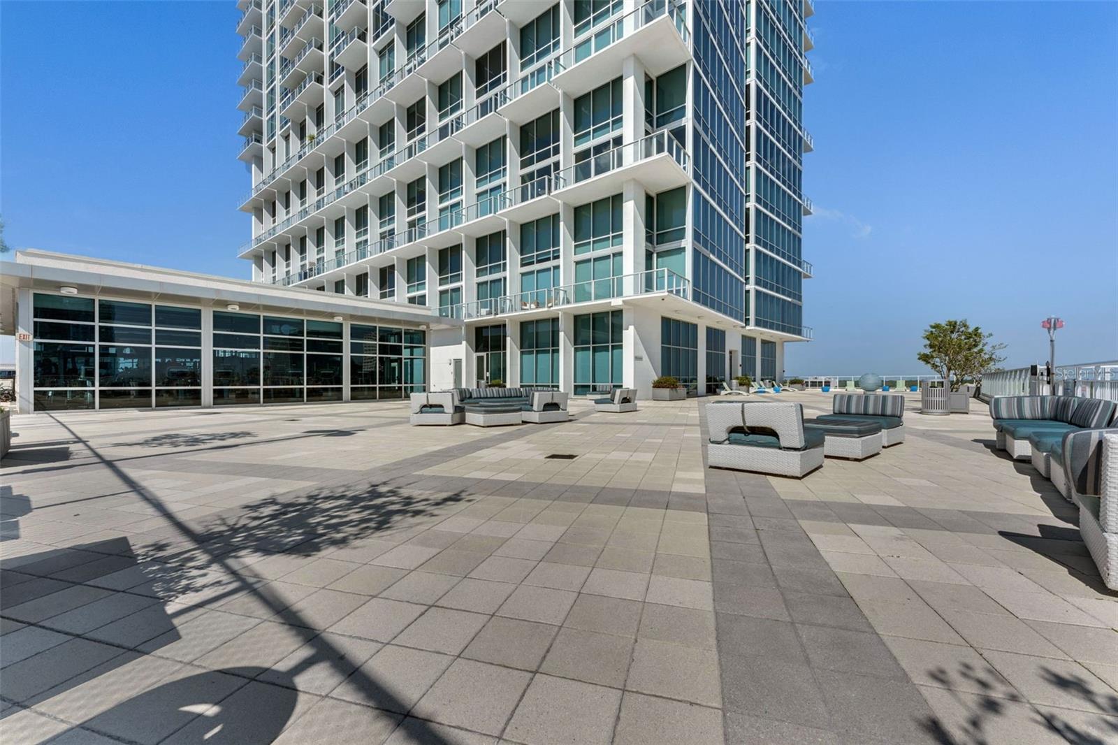 150 E ROBINSON ST #2709