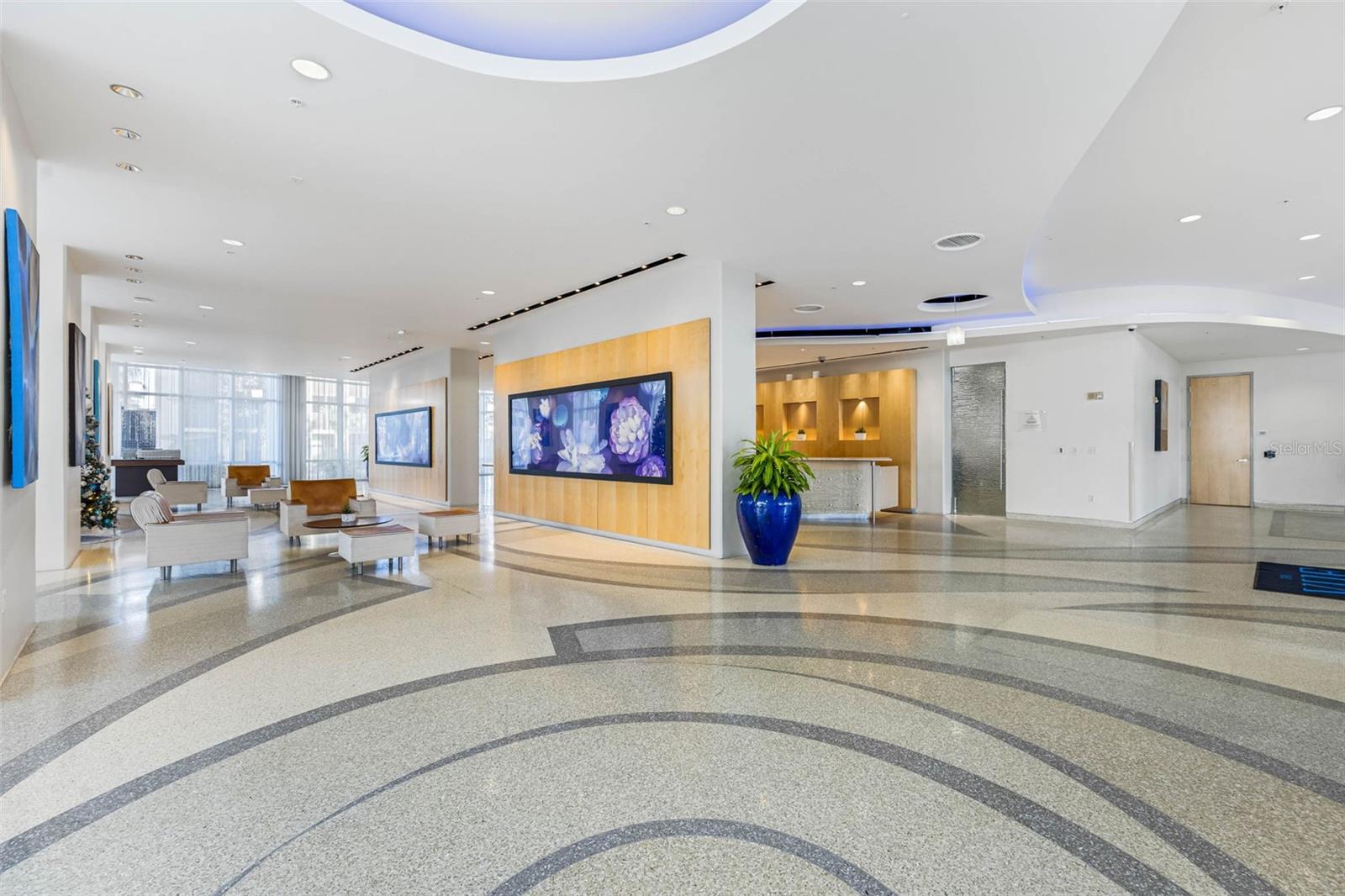 150 E ROBINSON ST #2709