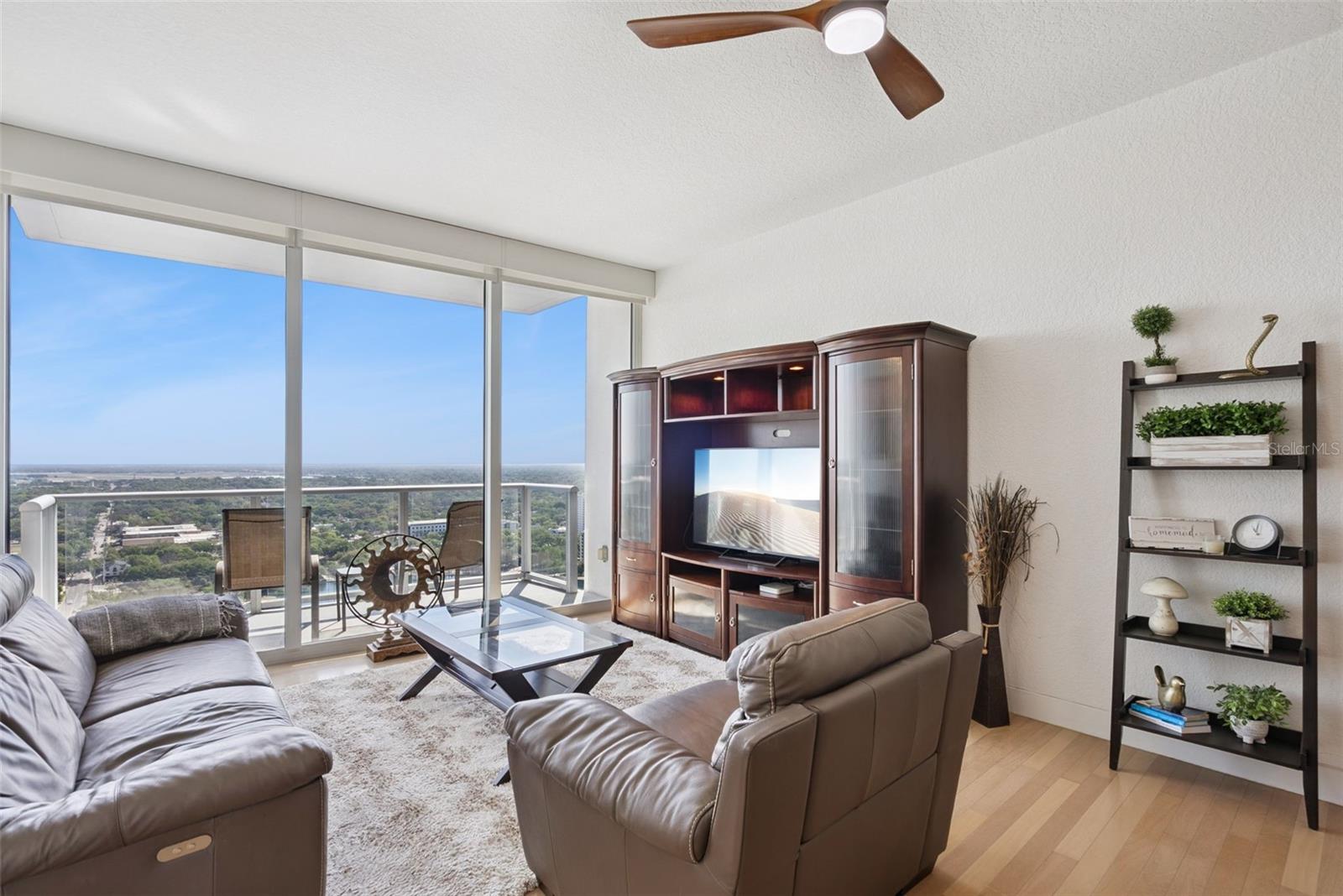 150 E ROBINSON ST #2709