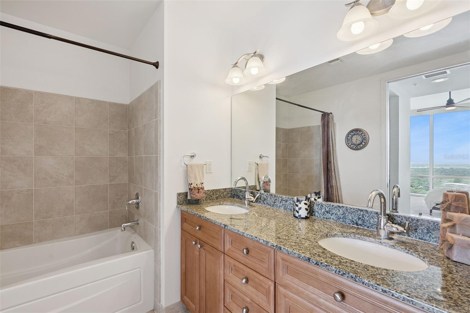 150 E ROBINSON ST #2709