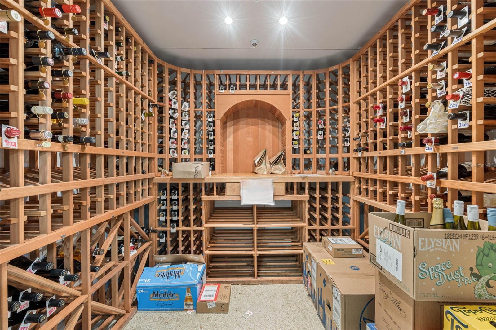 150 E ROBINSON ST #2709