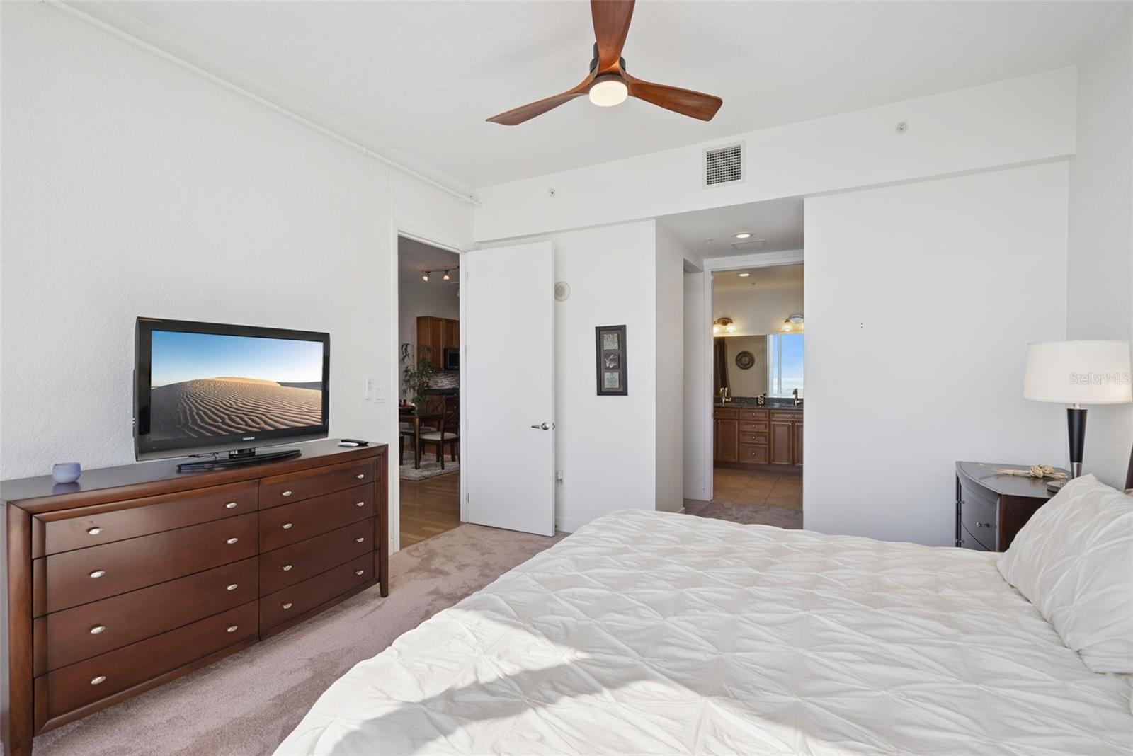 150 E ROBINSON ST #2709