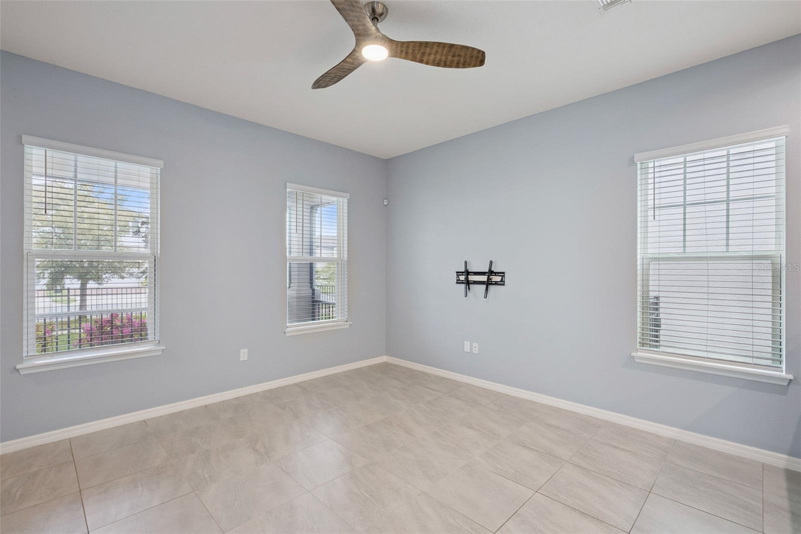 1490 GARDEN ARBOR LN