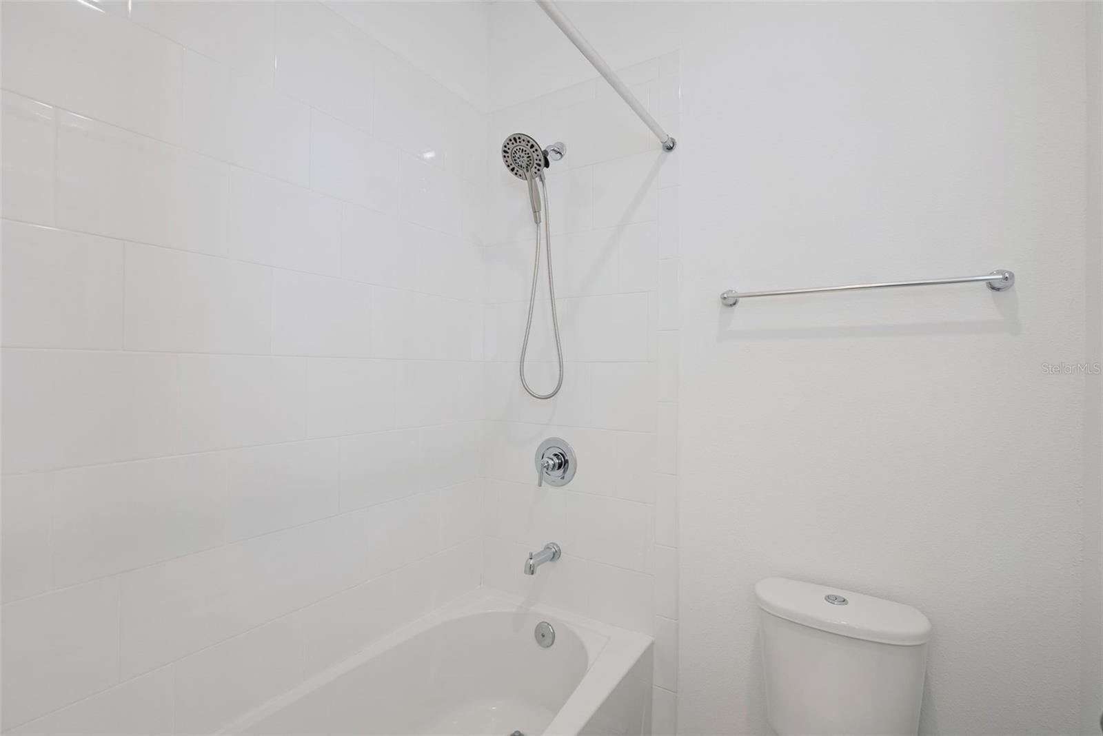 1490 GARDEN ARBOR LN