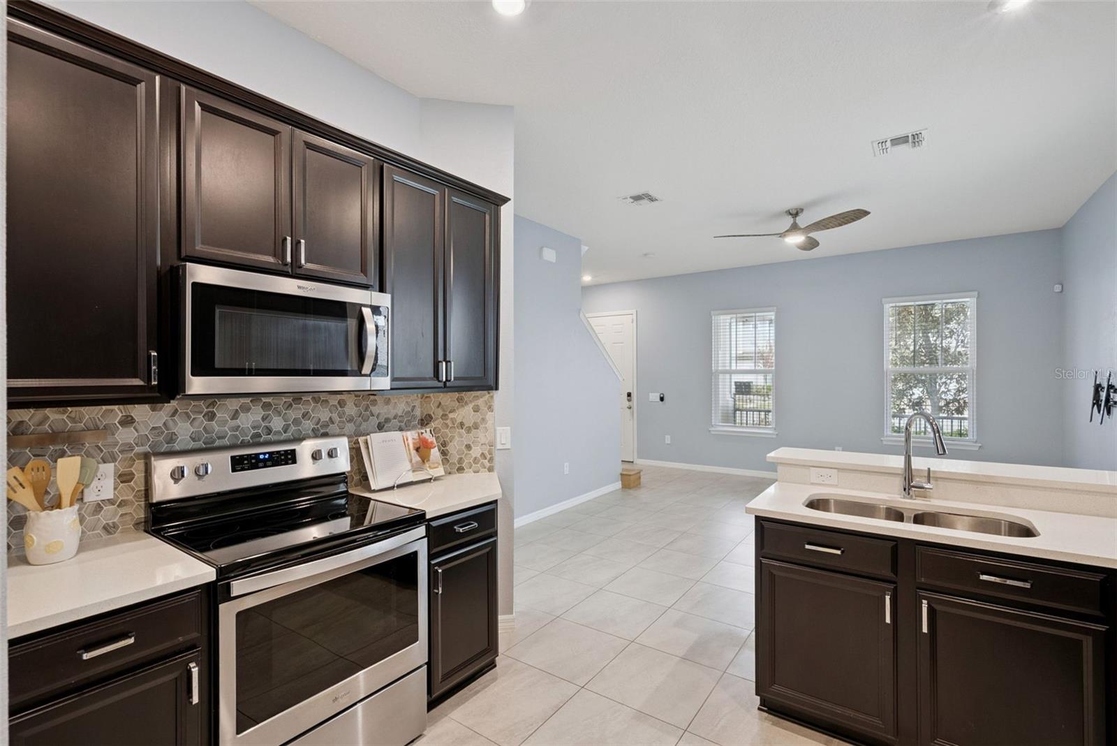 1490 GARDEN ARBOR LN