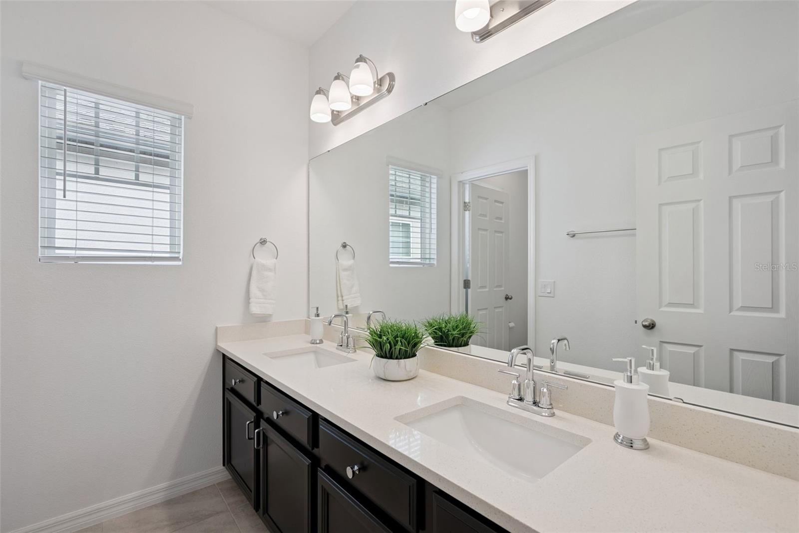 1490 GARDEN ARBOR LN