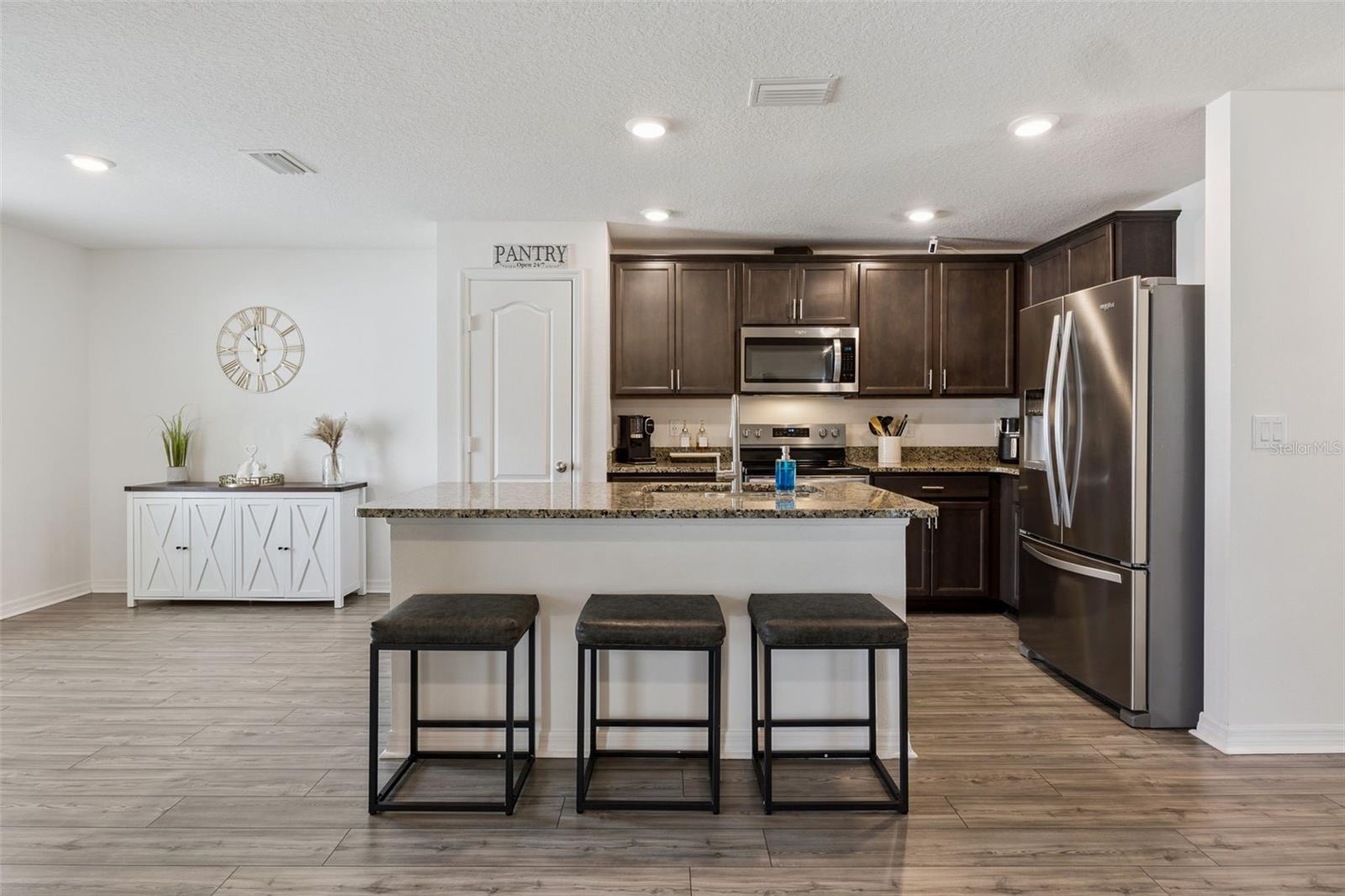 209 CIMARRON DR